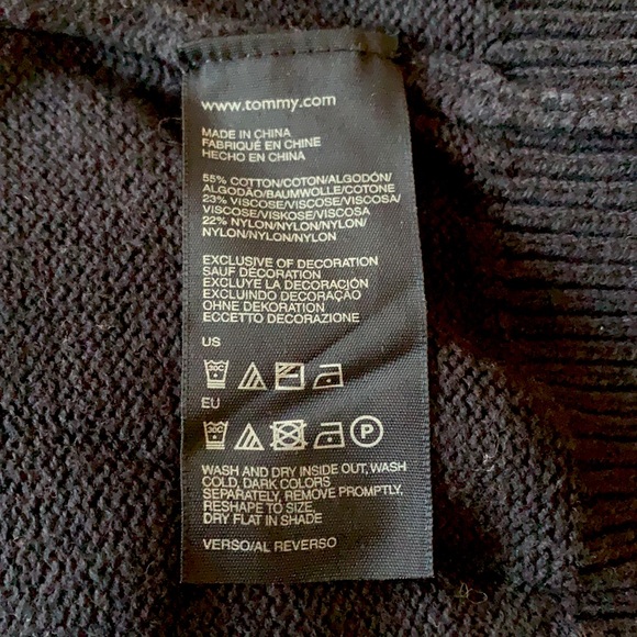 Tommy Hilfiger Navy Blue Sweater Ladies Size Medium V Neck / Collar - Picture 7 of 8